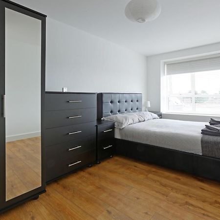 Radalco Apartments Hounslow Buitenkant foto