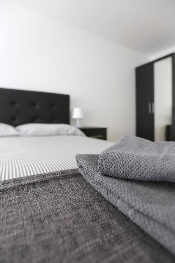 Radalco Apartments Hounslow Buitenkant foto