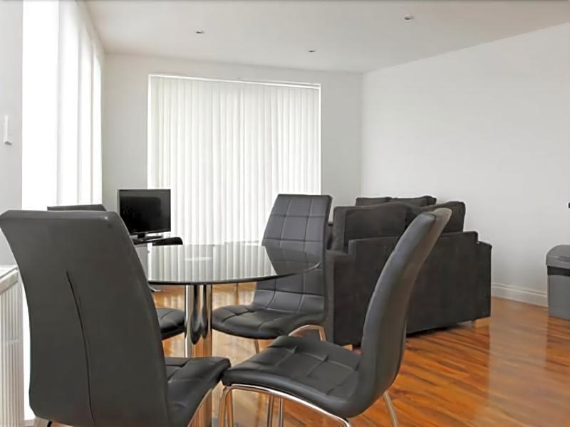 Radalco Apartments Hounslow Buitenkant foto